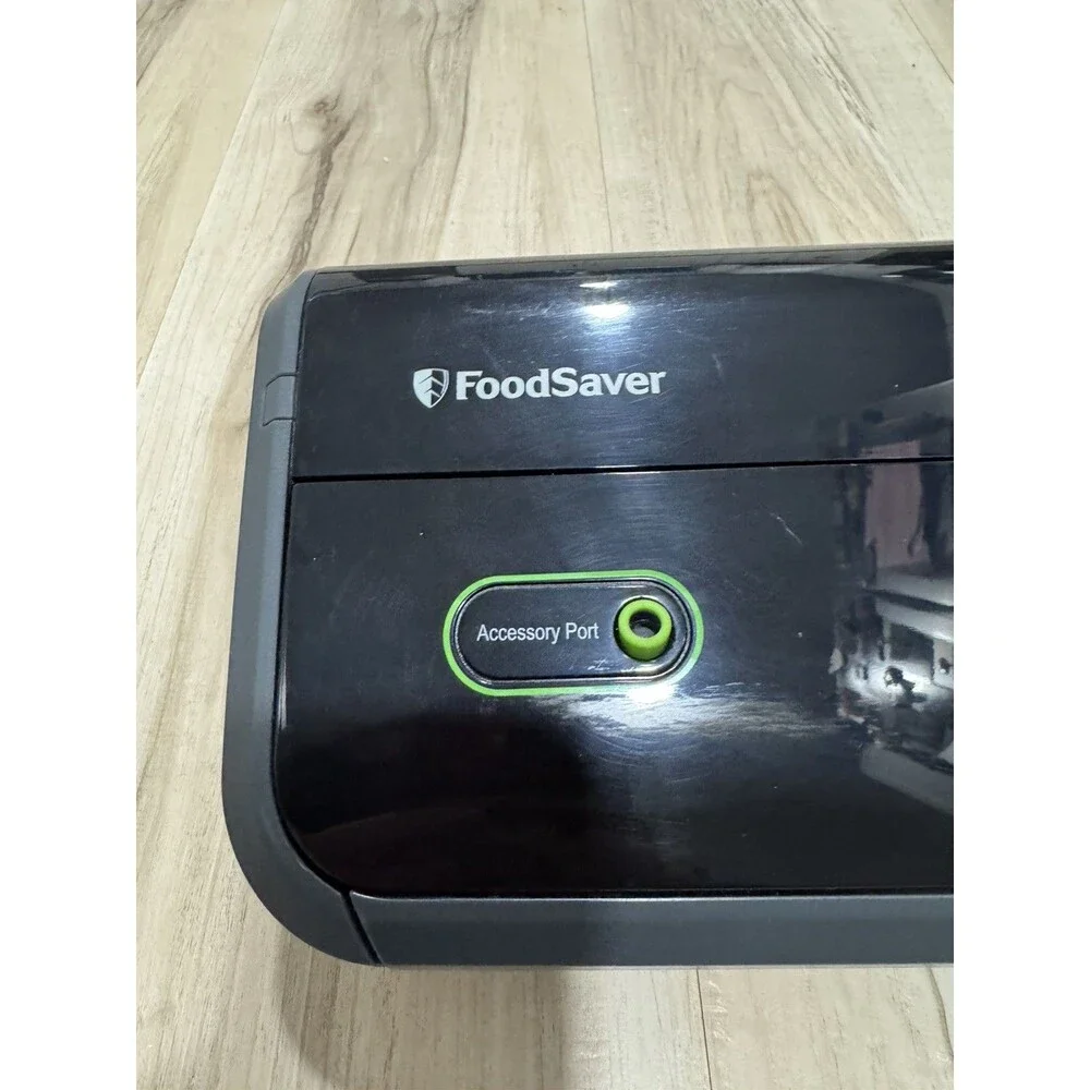 FoodSaver Vacuum Sealer Machine FM2000-015 Black TESTED WORKS